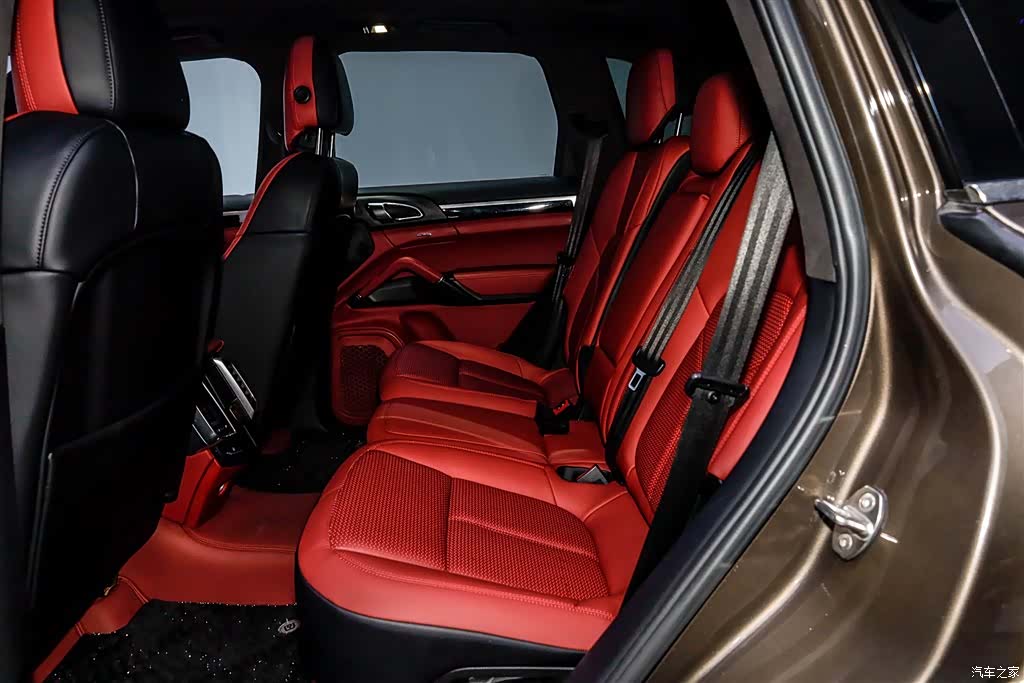 Porsche Cayenne, 2012 11