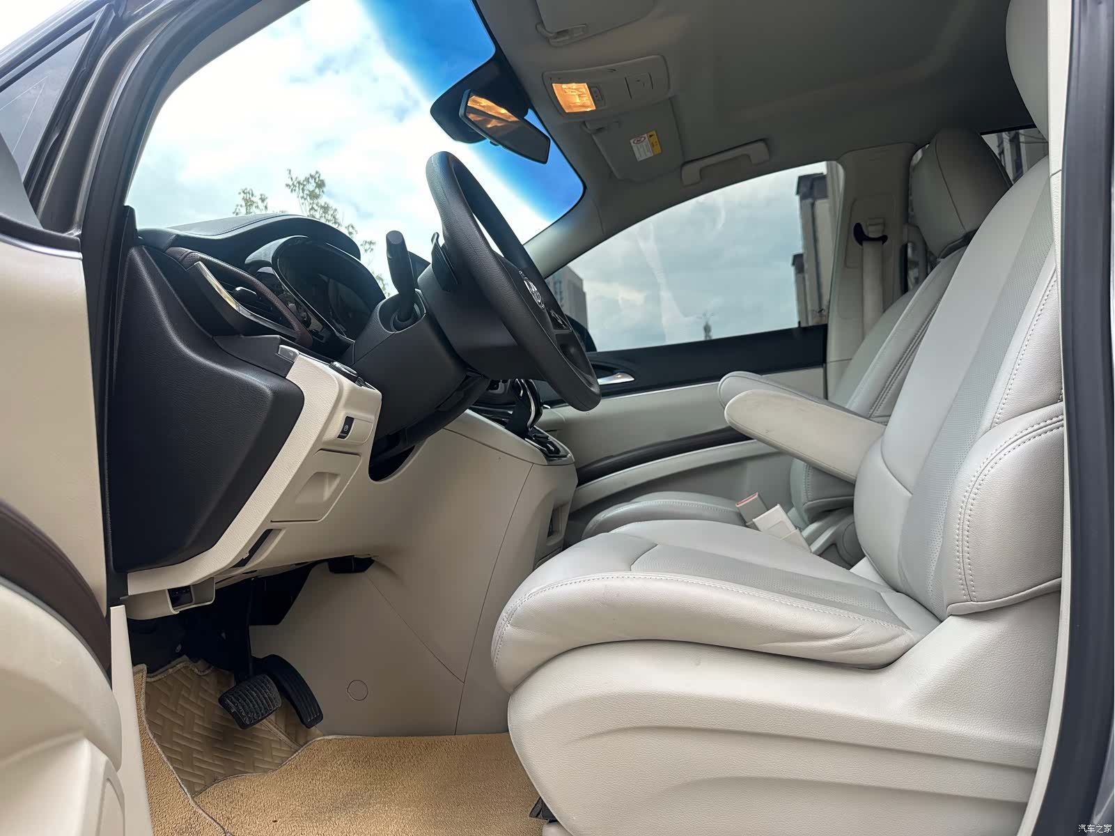 Buick GL8, 2021 4