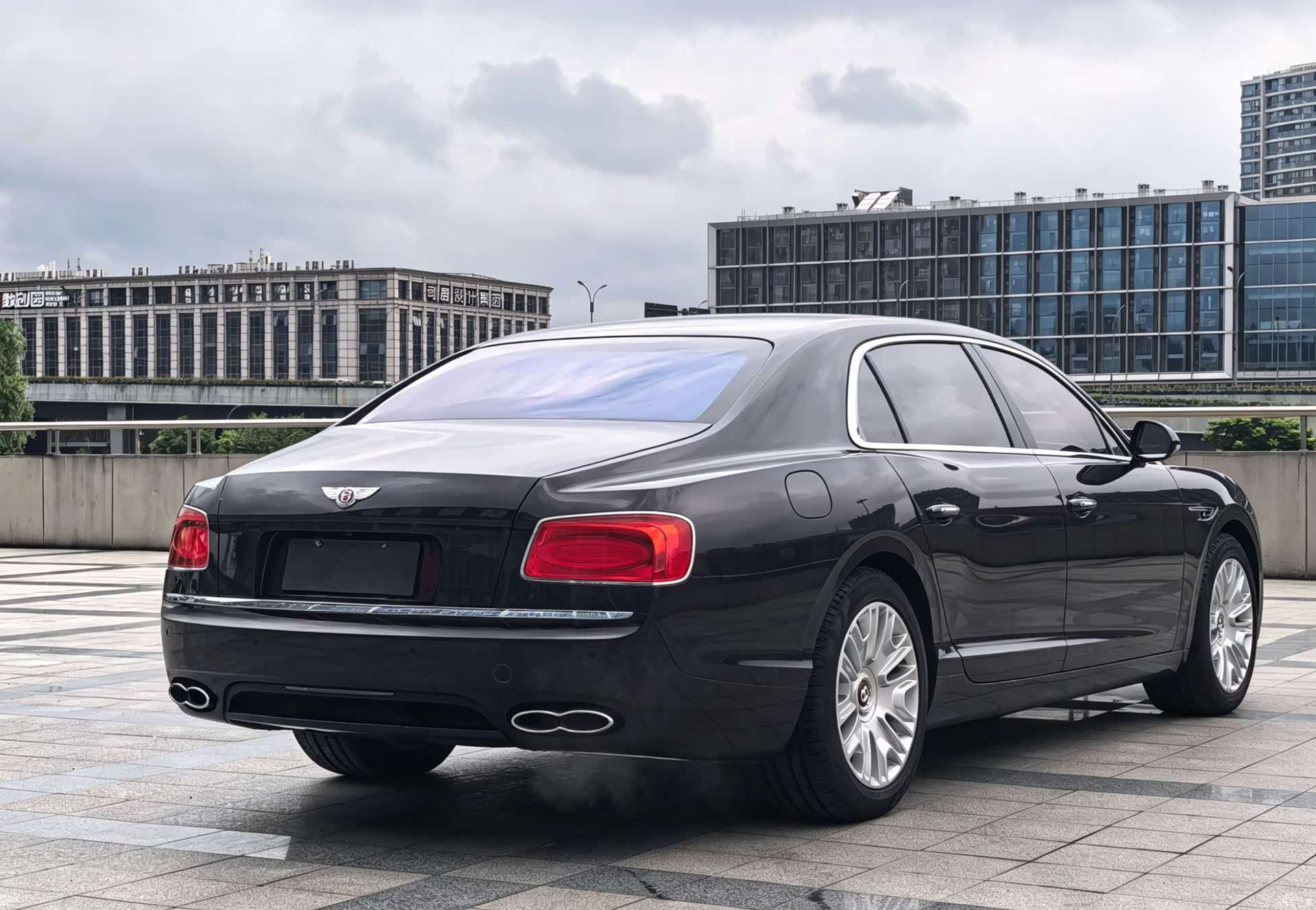Bentley Flying Spur, 2018 6