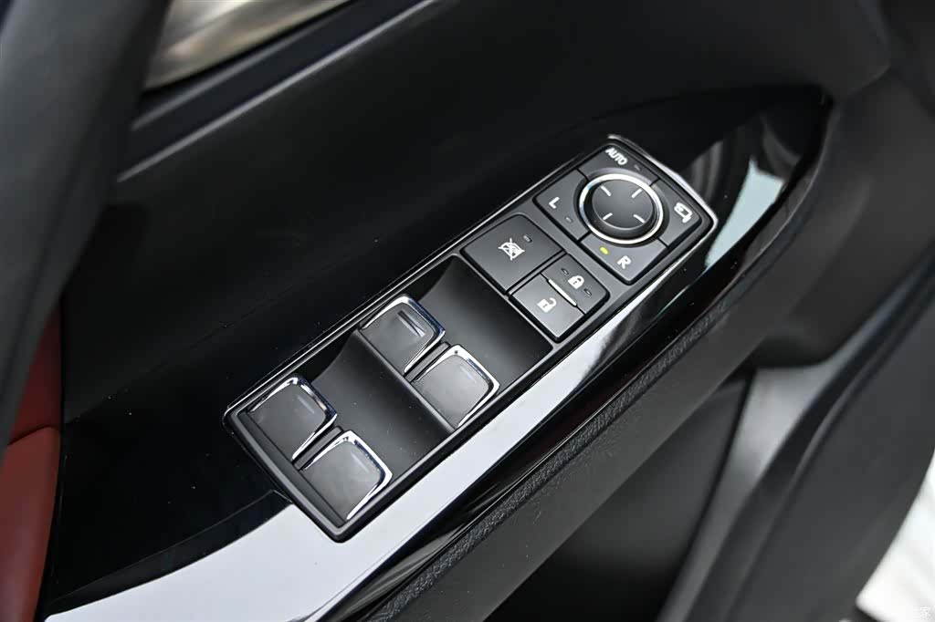 Lexus LX, 2022 23