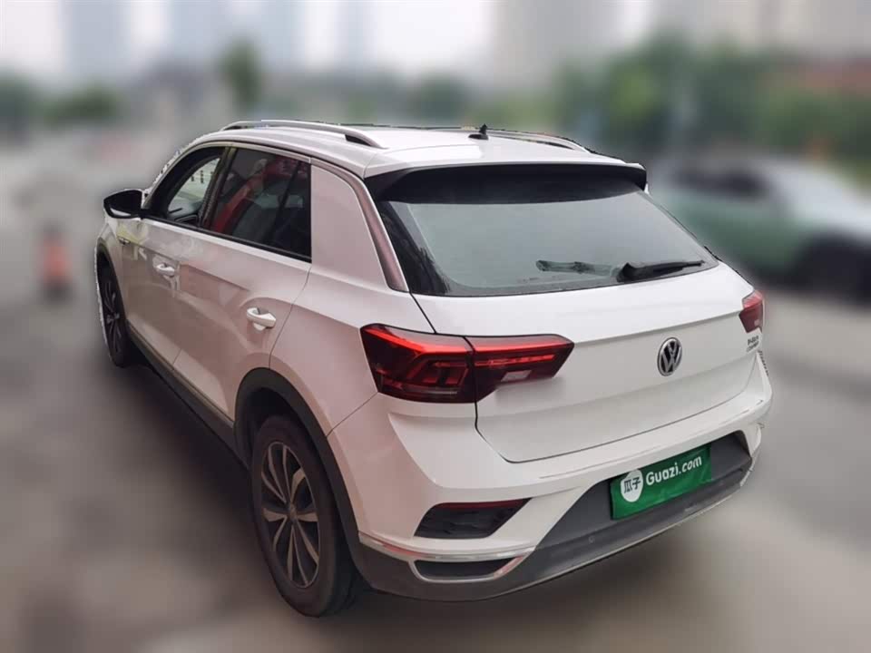 Volkswagen T-ROC exploring Songs