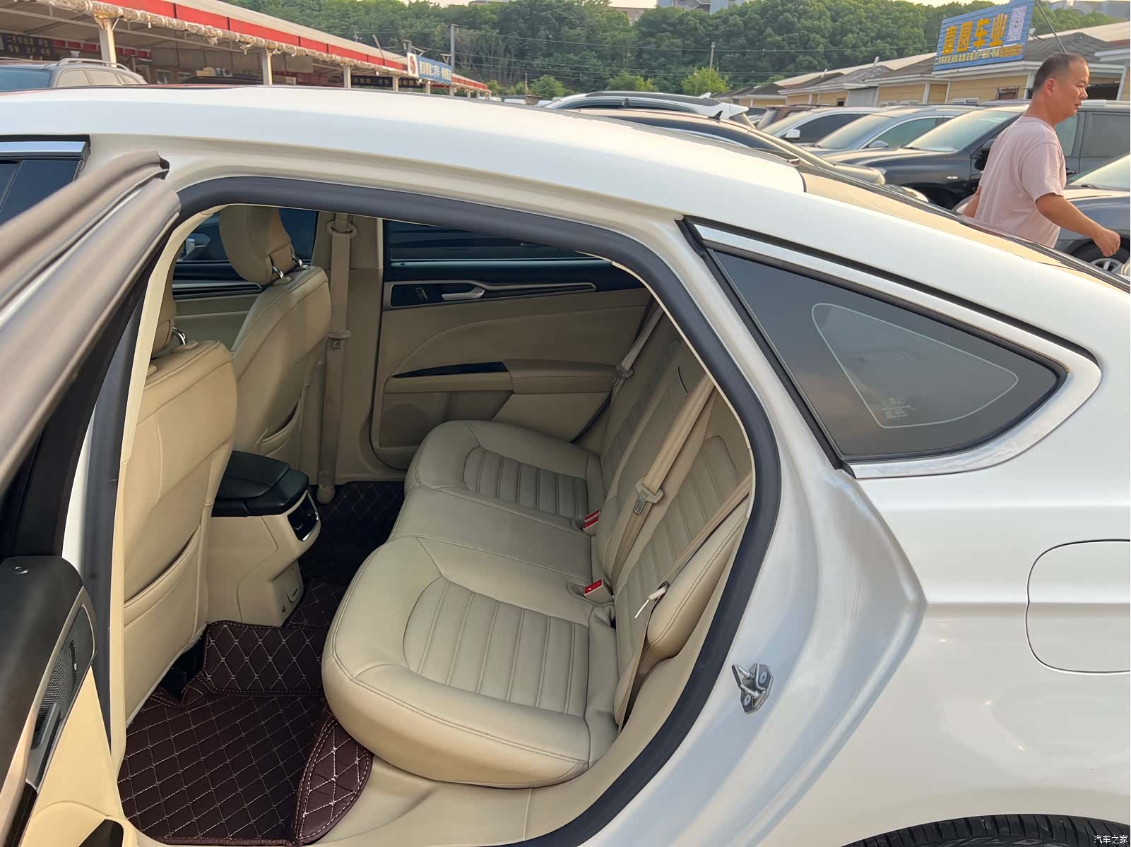 Ford Mondeo, 2015 12