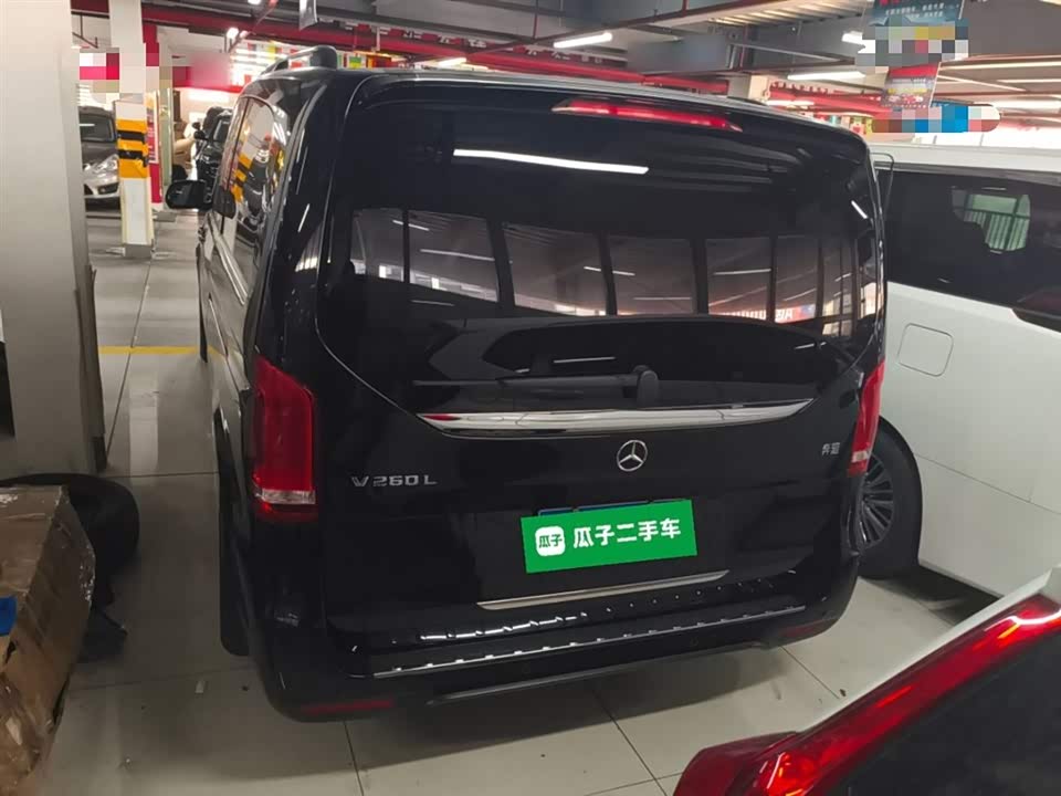 Mercedes-Benz V-class