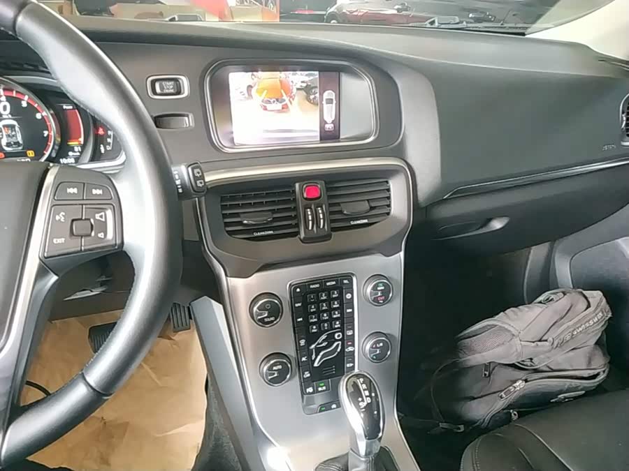Volvo V40 2019, фото 13