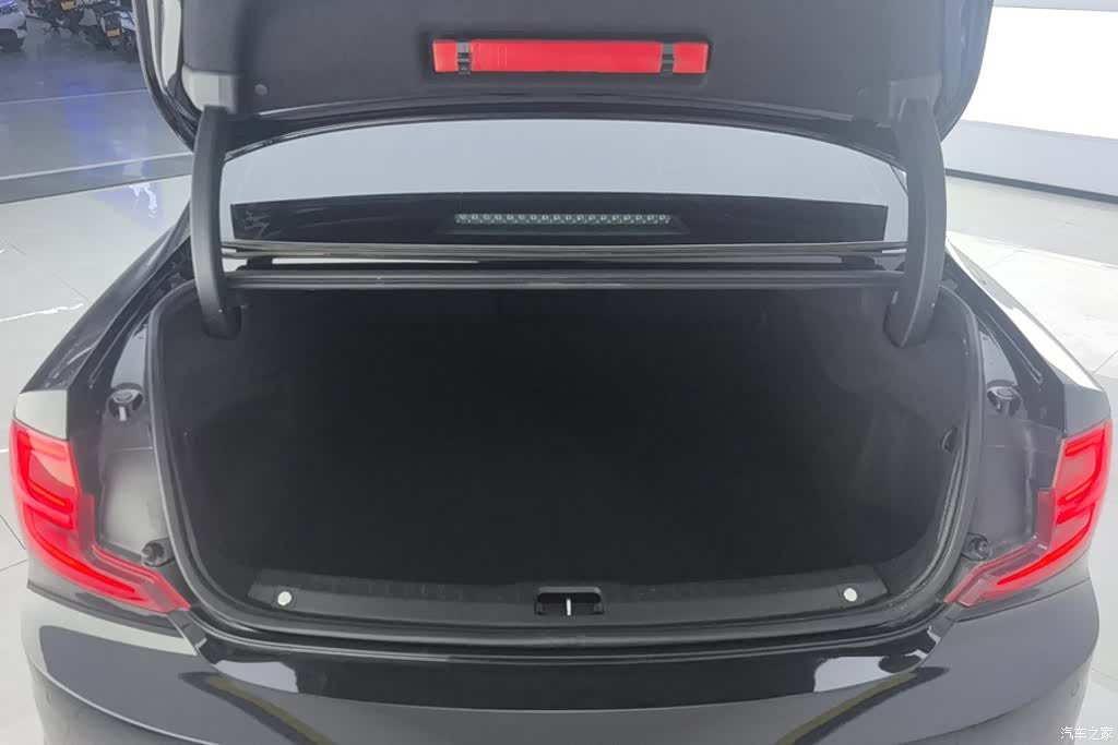 Volvo S90, 2017 4