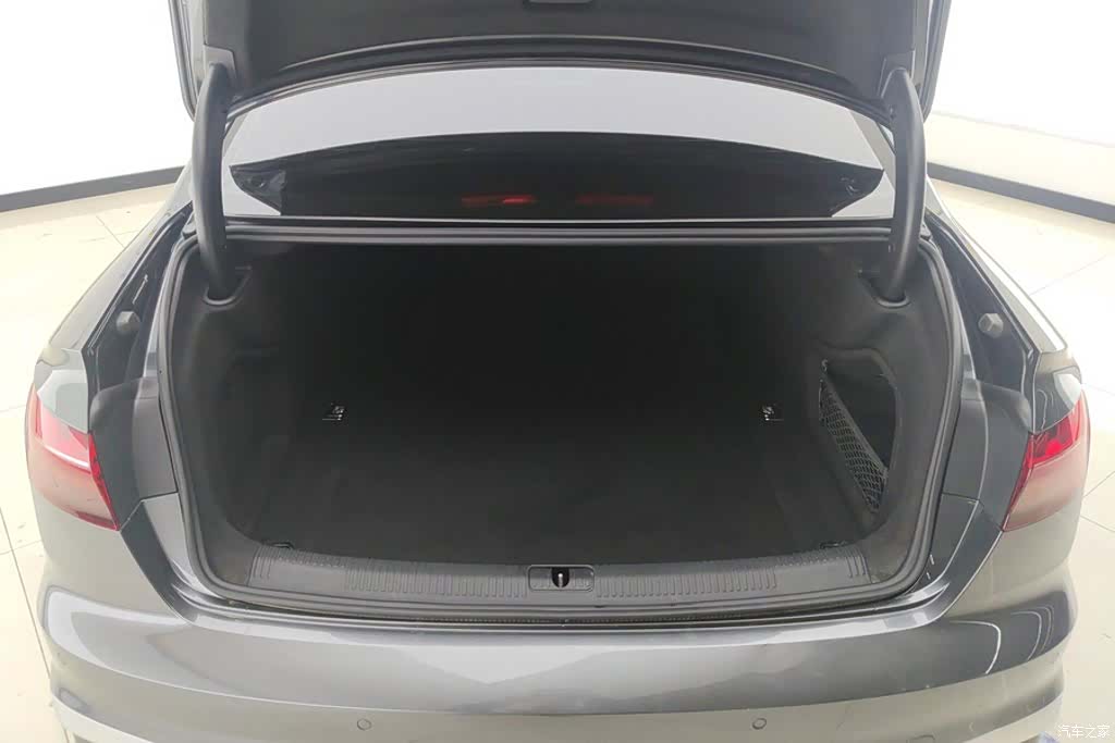 Audi A4L, 2023 4