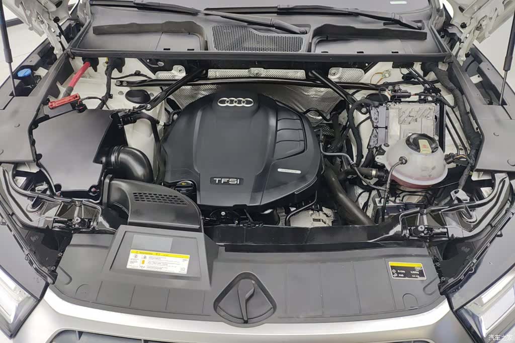 Audi Q5L, 2020 10