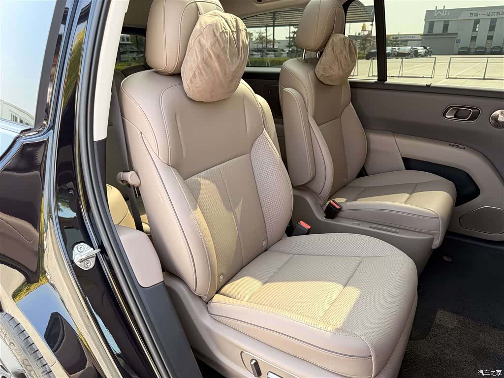 Li Auto i8, 2026 15