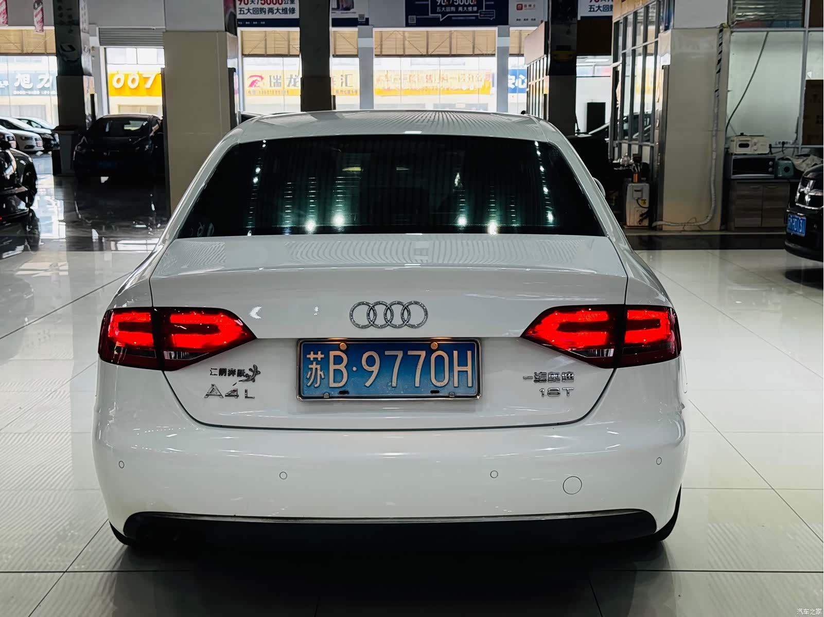 Audi A4L, 2011 13