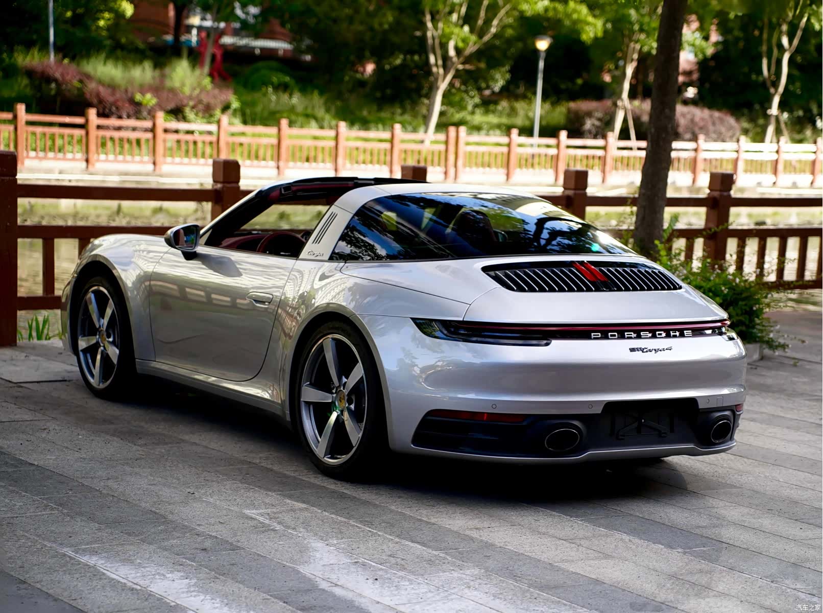 Porsche 911, 2023 8