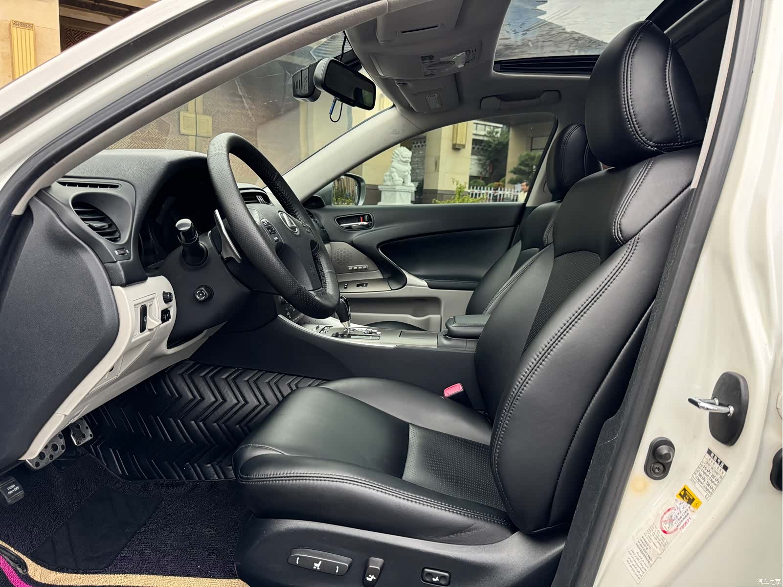 Lexus IS, 2009 4