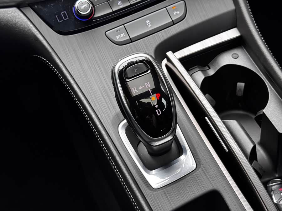 Buick LaCrosse 2020, фото 23