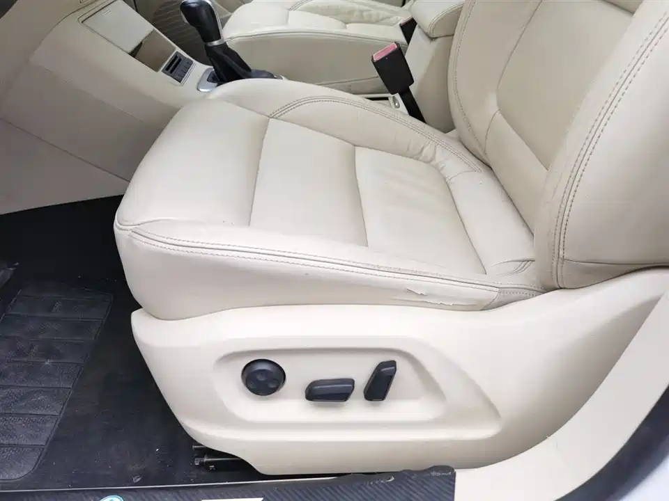 Volkswagen Tiguan Volkswagen Tiguan