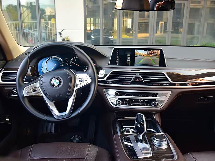 BMW 7-Series 2017, фото 9