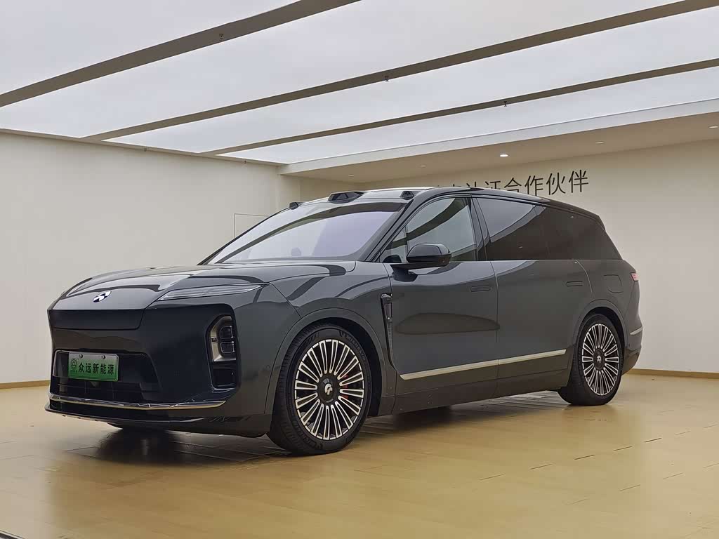 NIO ES8