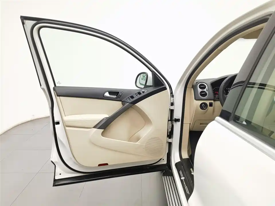 Volkswagen Tiguan Volkswagen Tiguan