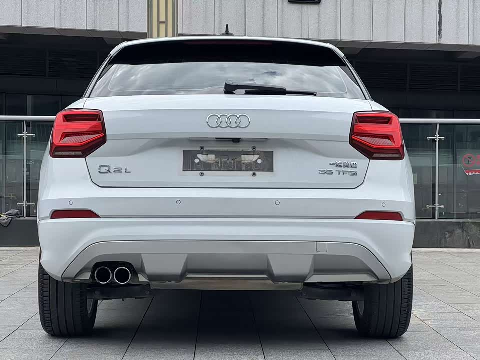 Audi Q2L