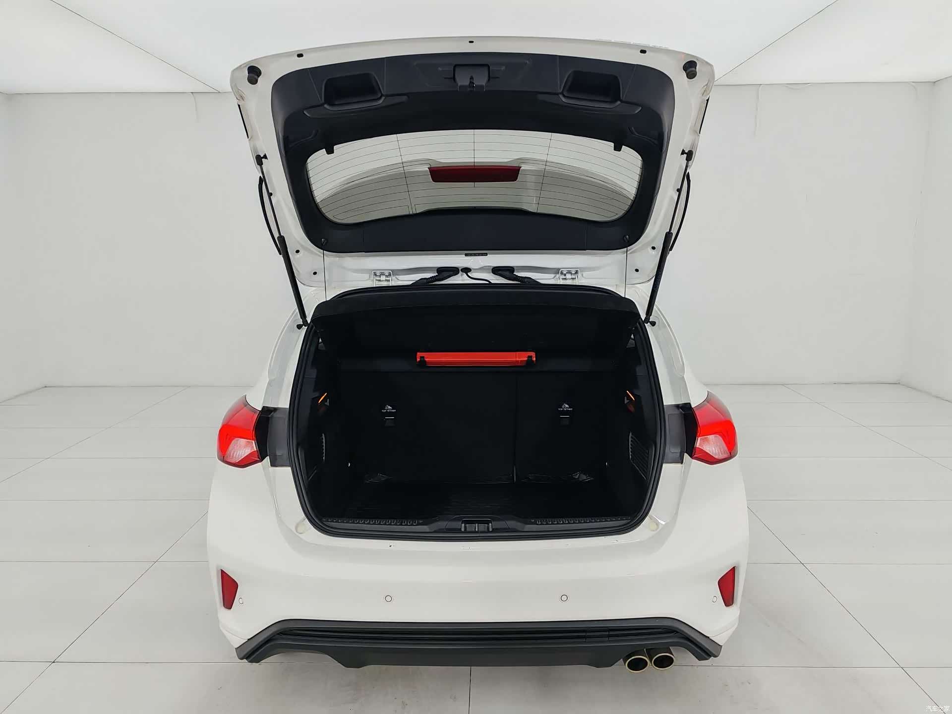 Ford Focus, 2022 18