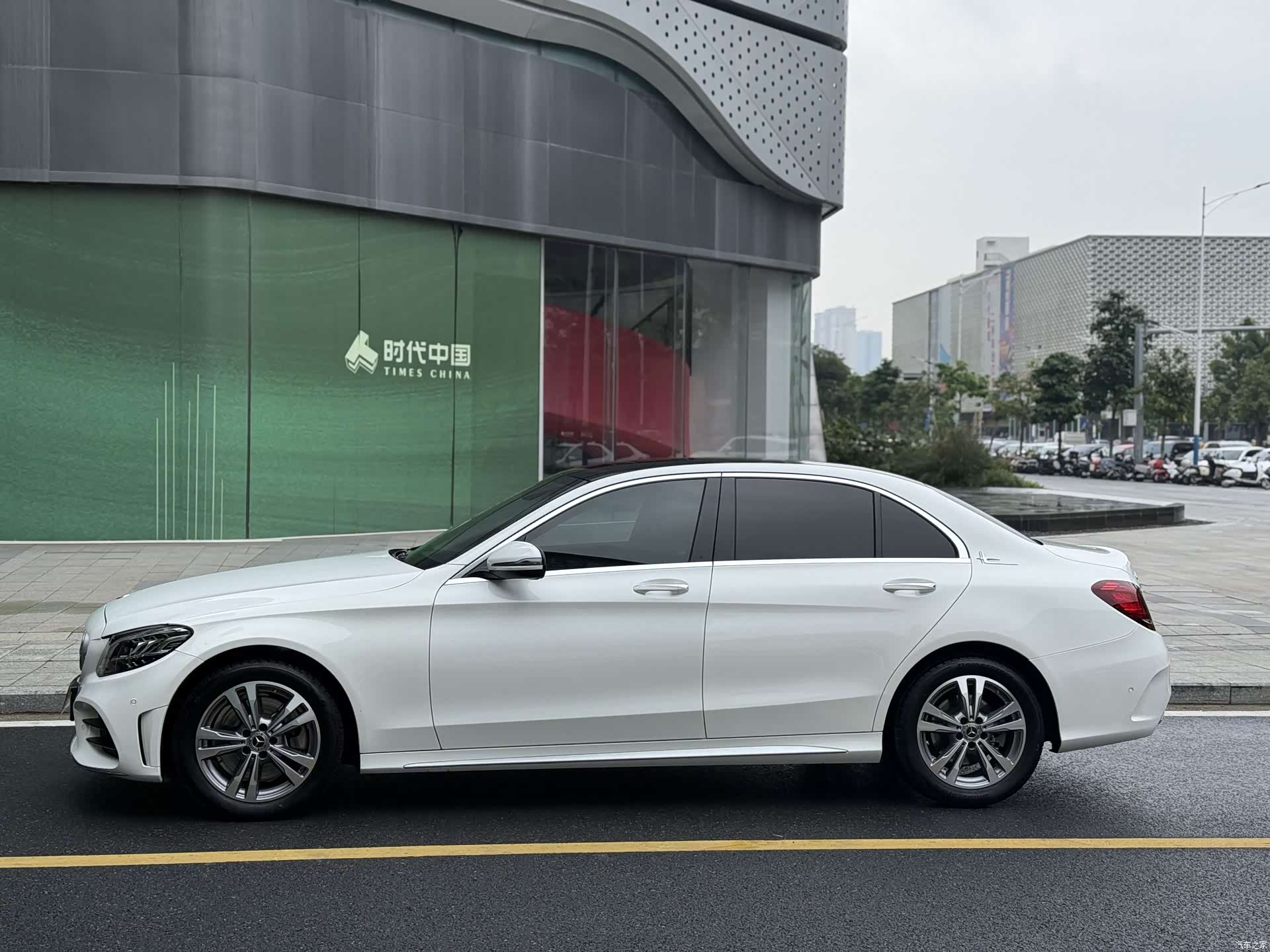 Mercedes-Benz C-Class, 2021 3