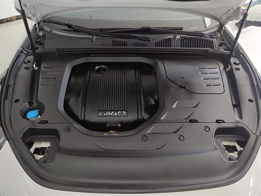 Lynk & Co 03 Lynk & Co 03