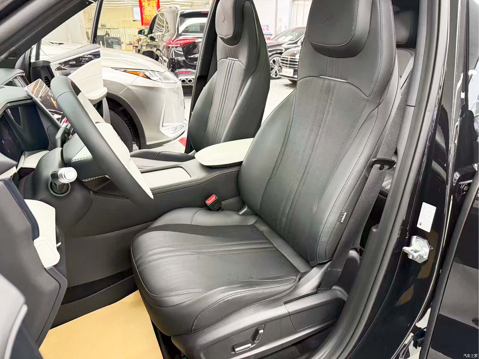 Geely Galaxy L7, 2024 14