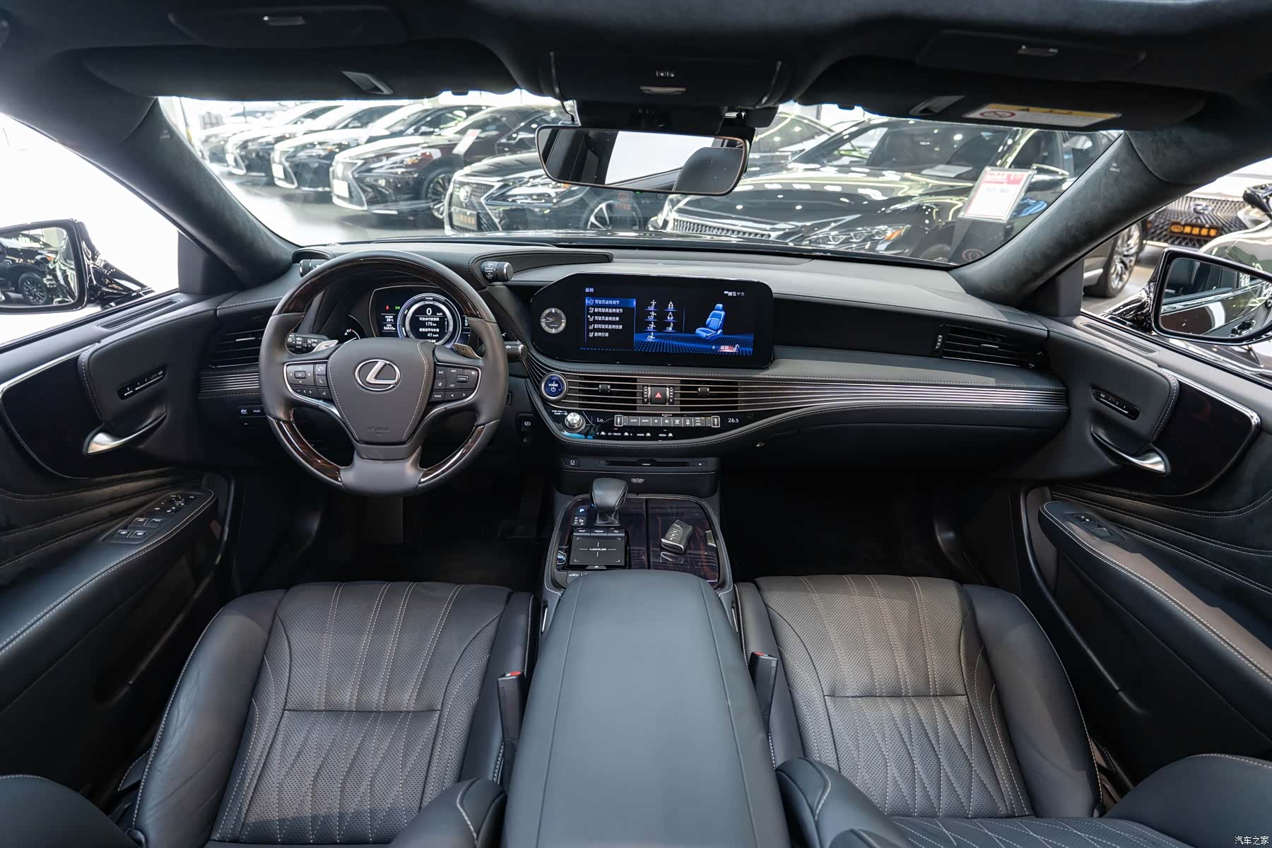 Lexus LS, 2022 13