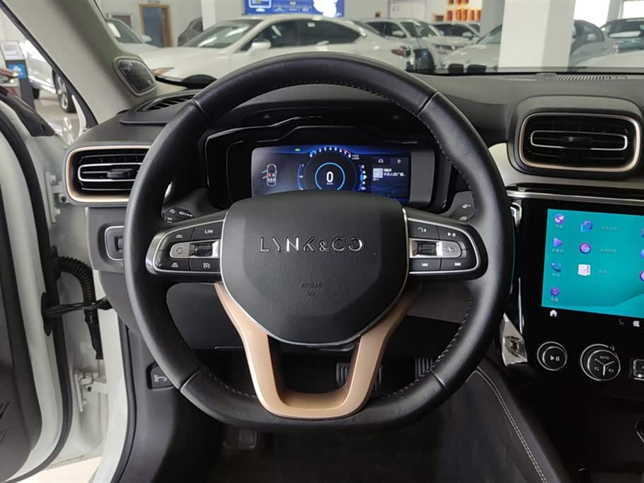 Lynk & Co 03 Lynk & Co 03