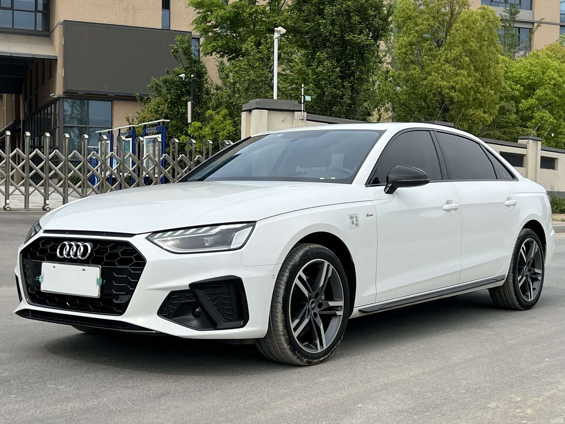 Audi A4L, 2023 1