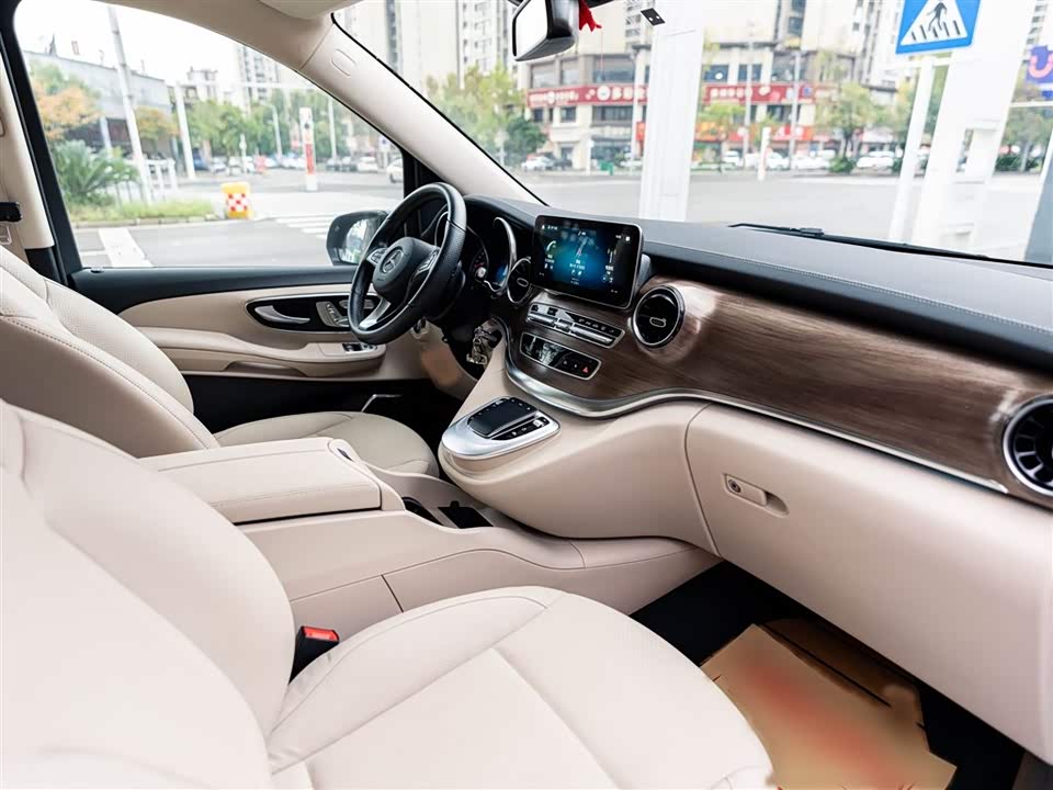 Mercedes-Benz V-class