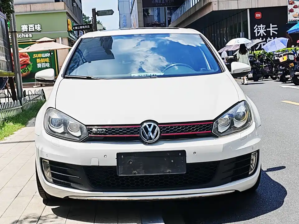 Volkswagen Golf GTI