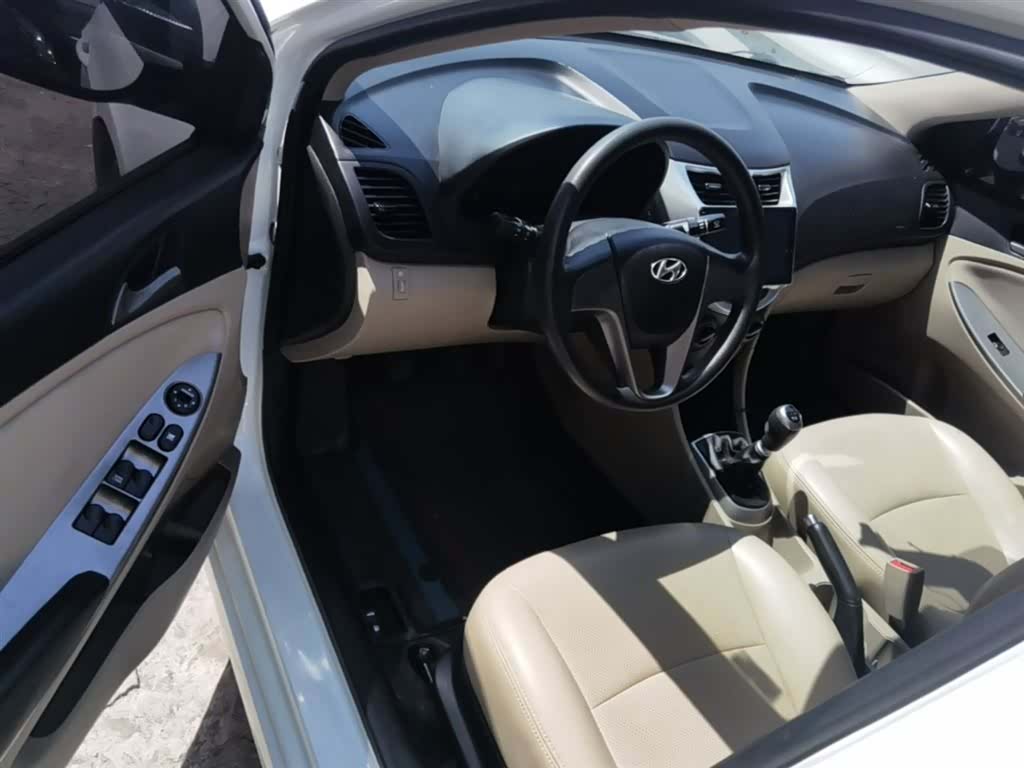 Hyundai GLS, 2016 16
