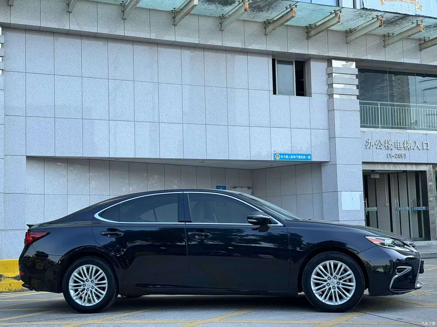 Lexus ES, 2015 9
