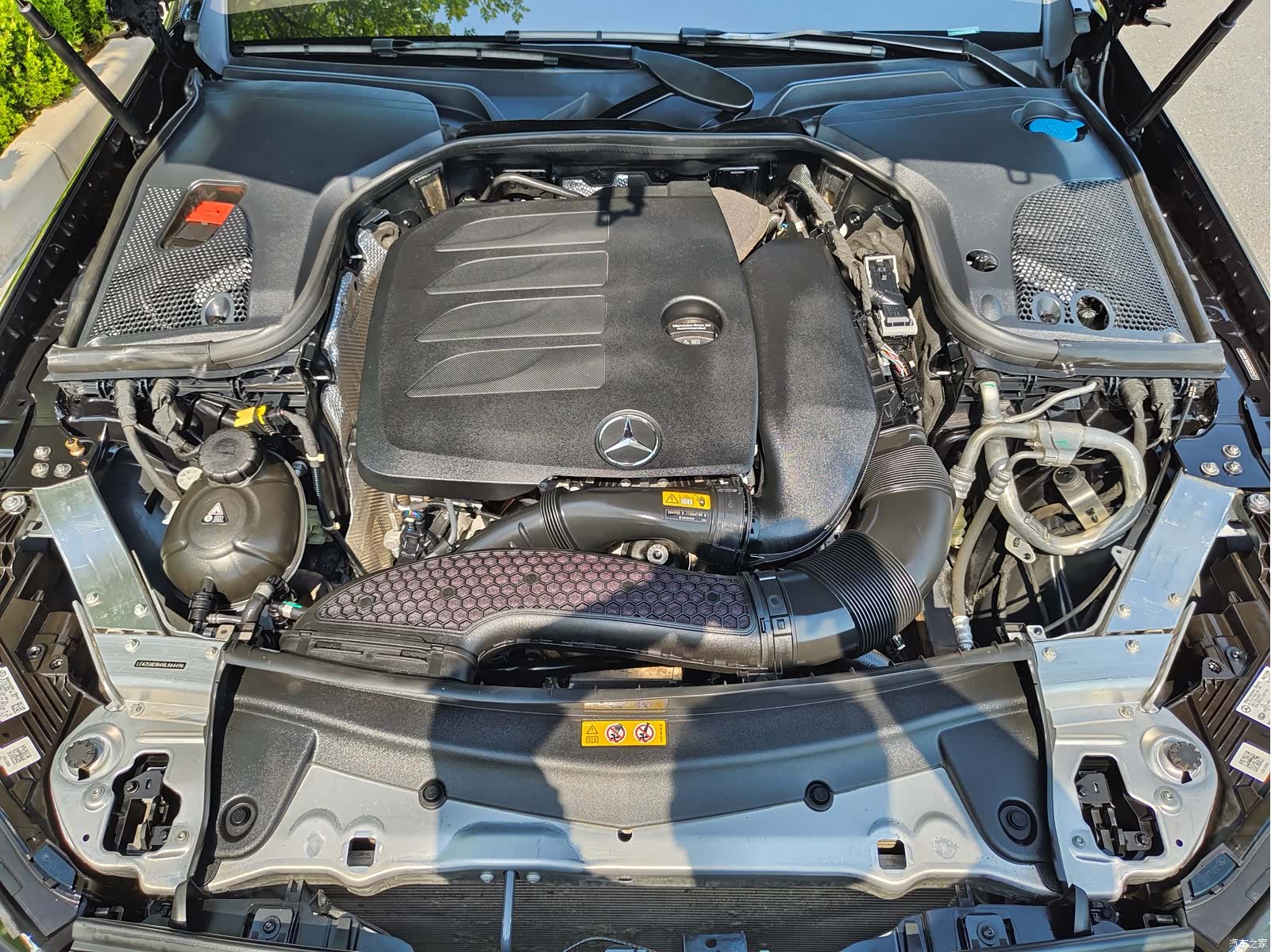 Mercedes-Benz E-Class, 2023 32