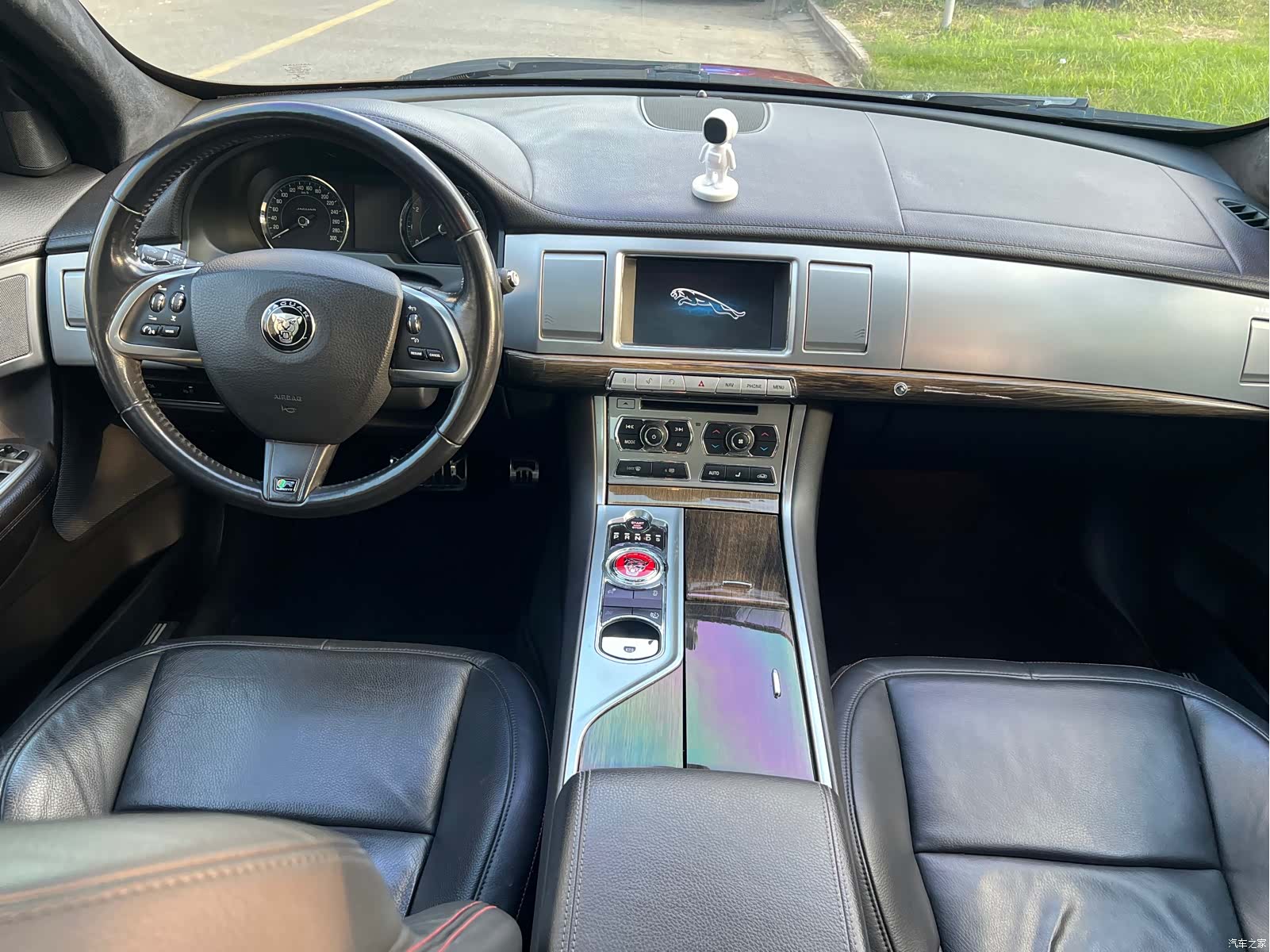 Jaguar XF, 2014 14