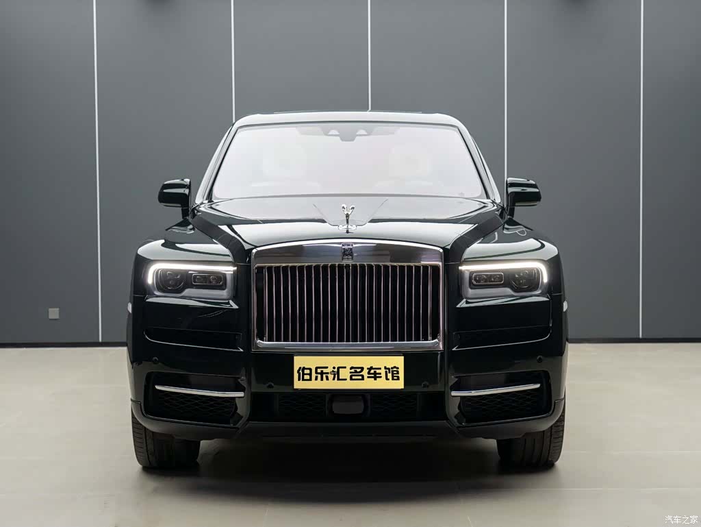 Rolls-Royce Cullinan, 2022 3