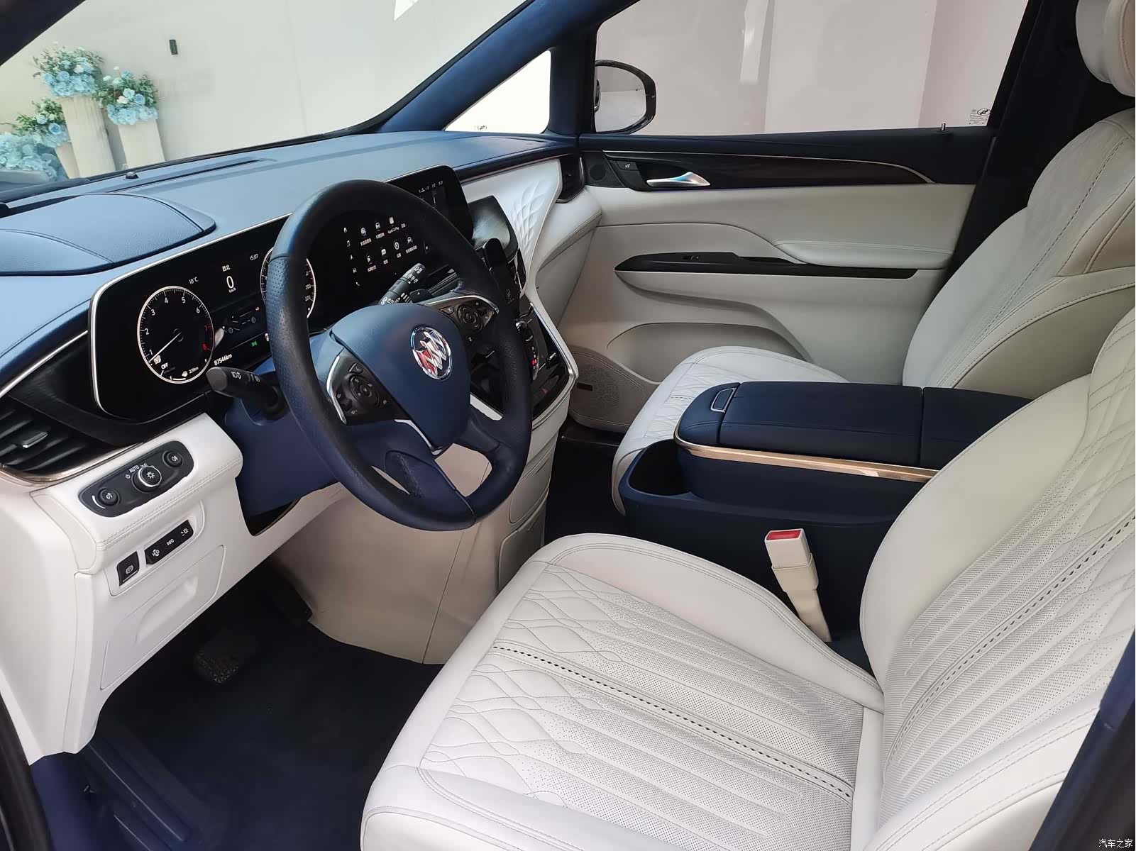 Buick GL8, 2022 4