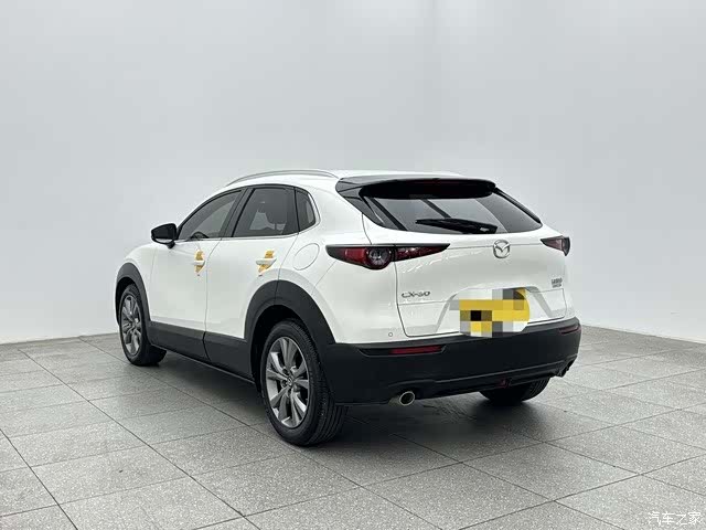 Mazda CX-30, 2021 4
