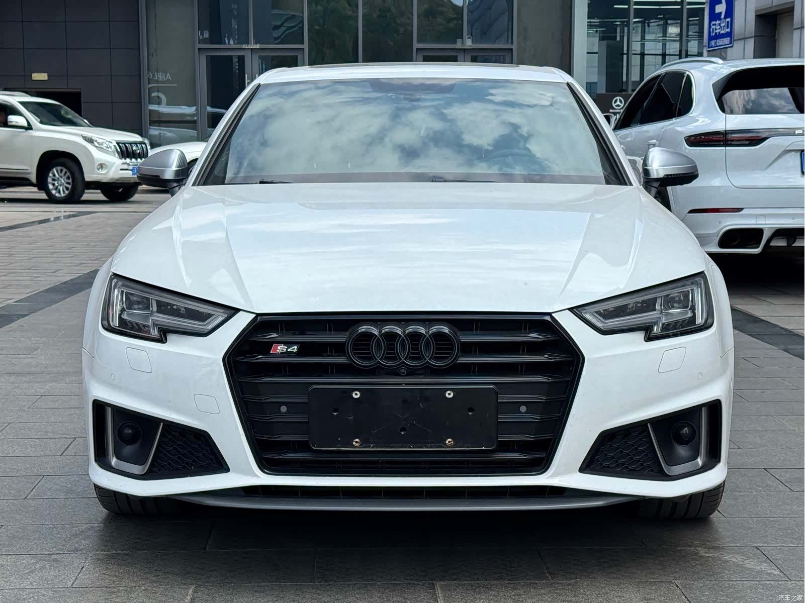 Audi A4L, 2019 1