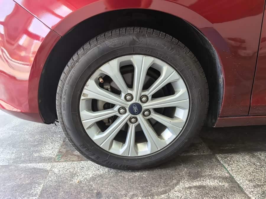 Ford Focus 2017, фото 23