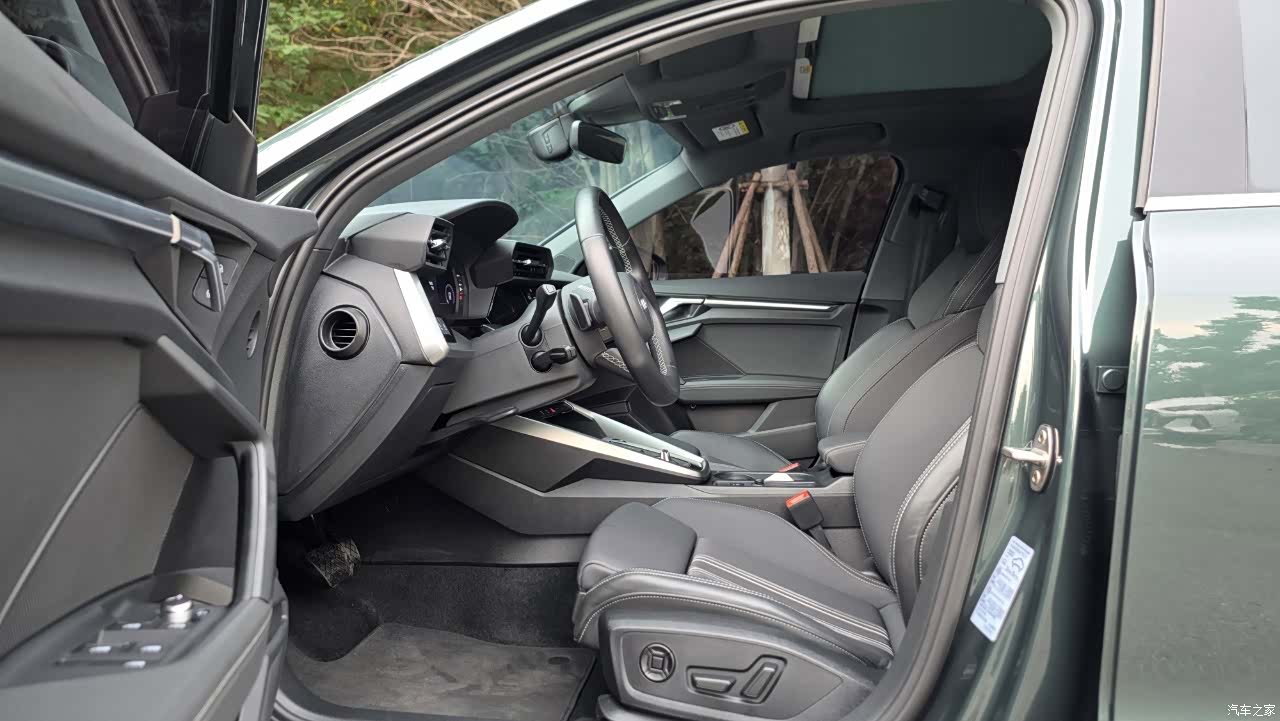 Audi A3, 2023 все фото