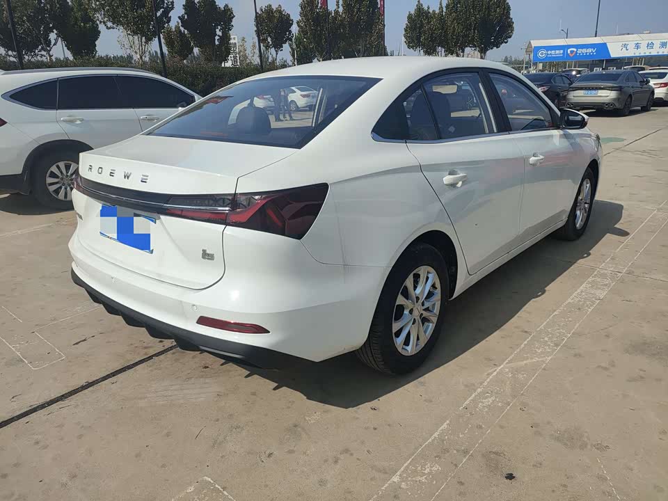 Roewe i5