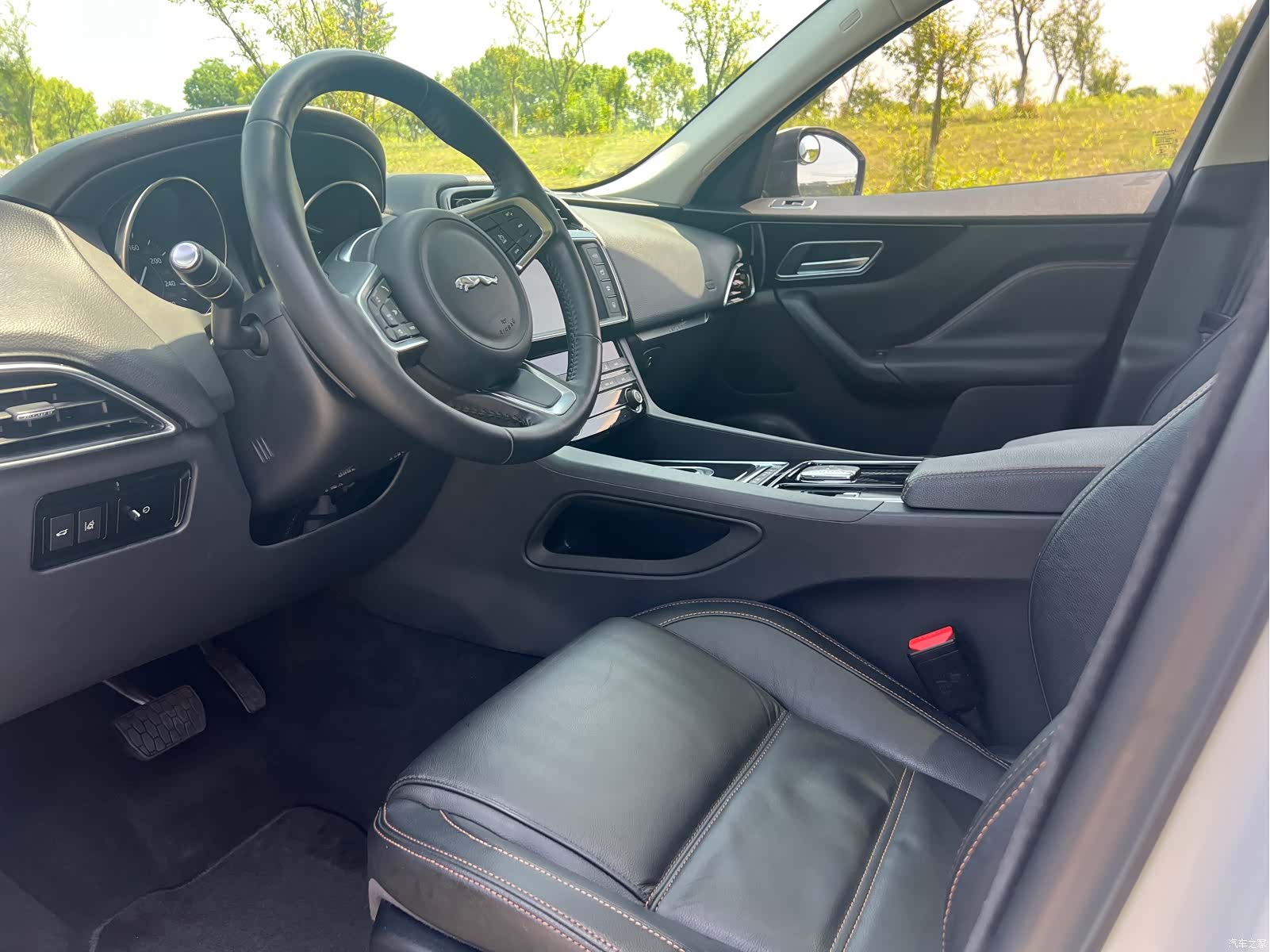 Jaguar F-PACE, 2018 8