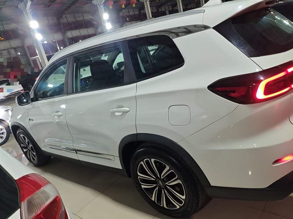 Chery Tiggo 8