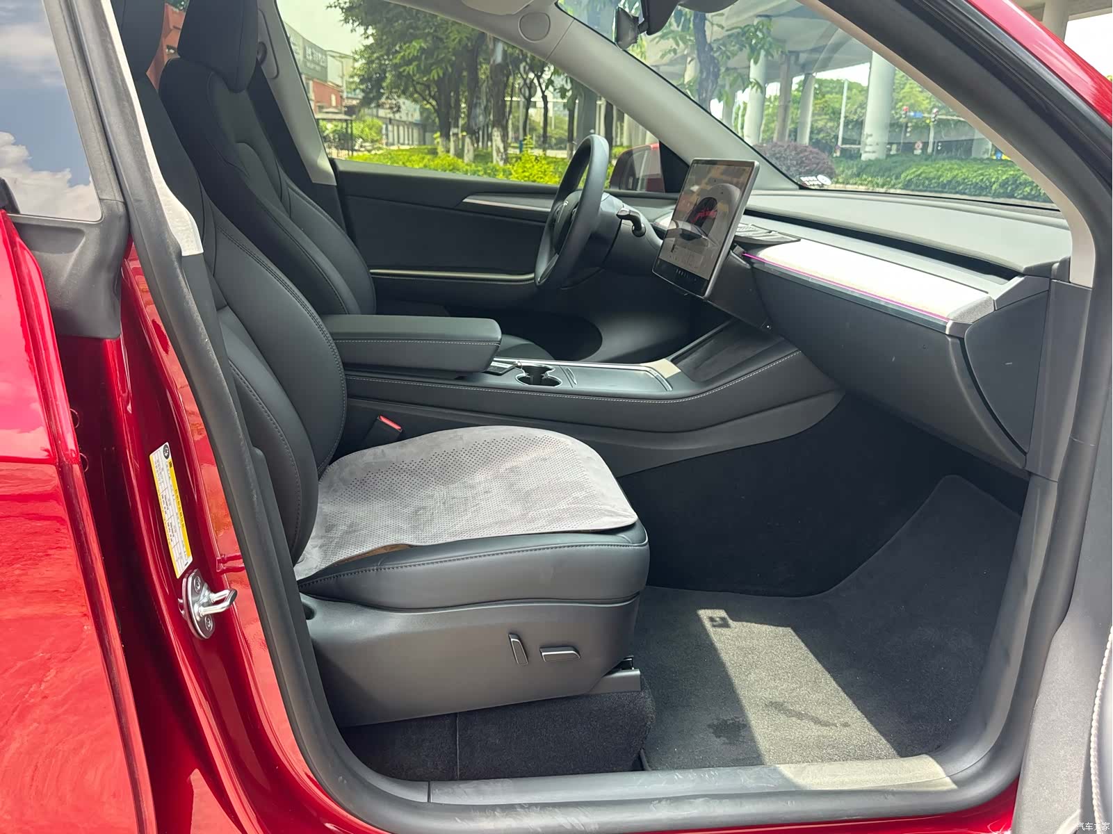 Tesla Model Y, 2024 10