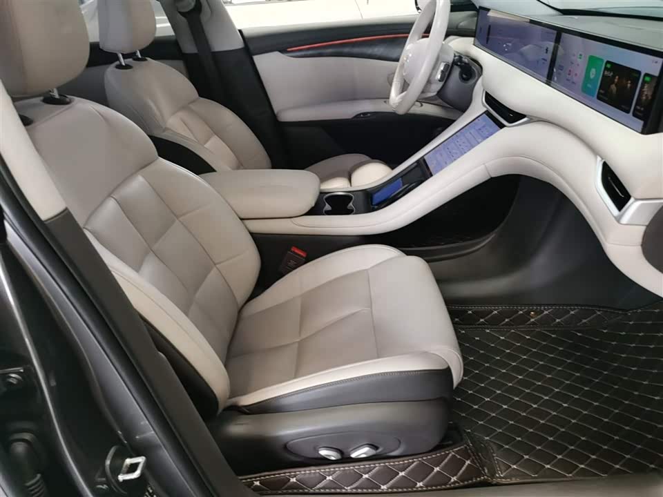 IM Motors Zhiji LS6 IM Motors Zhiji LS6