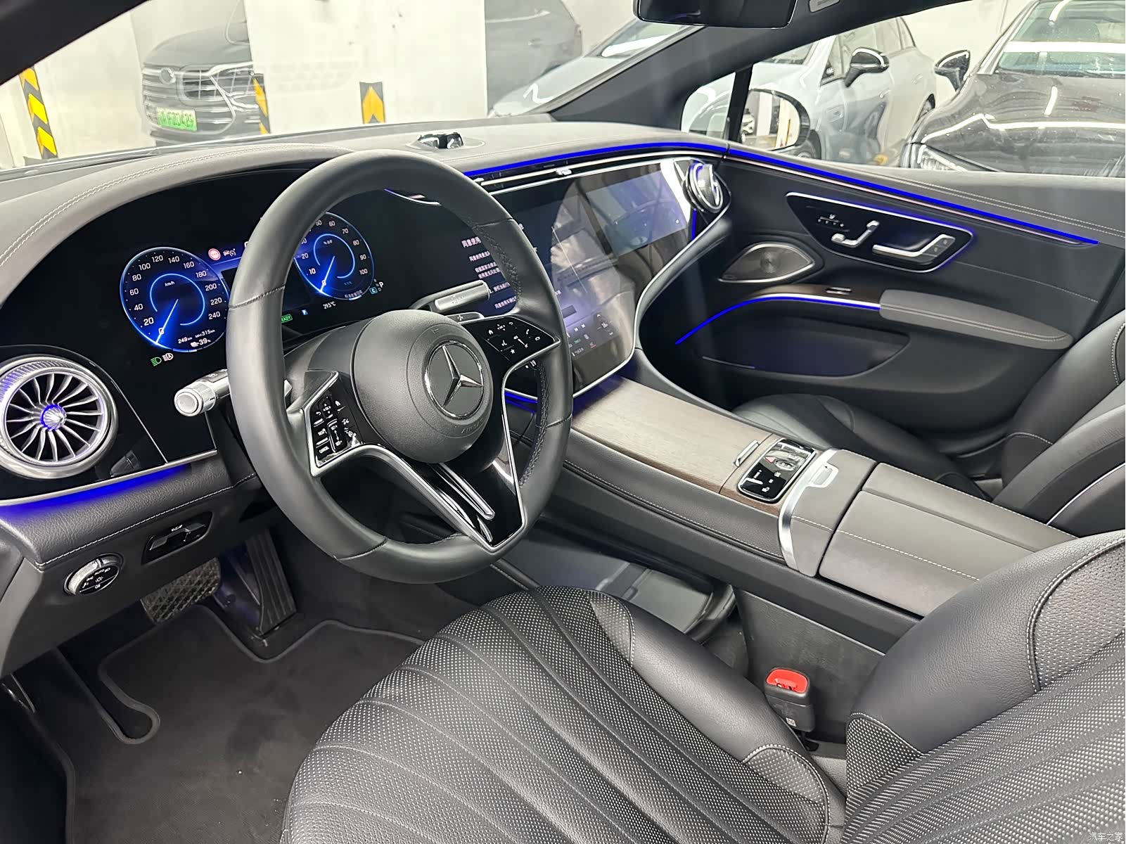 Mercedes-Benz EQS, 2025 14