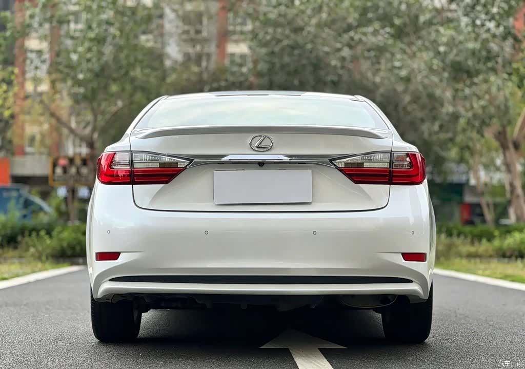 Lexus ES, 2017 9