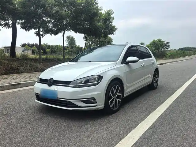 Volkswagen Golf 2018 — купить из Китая под заказ