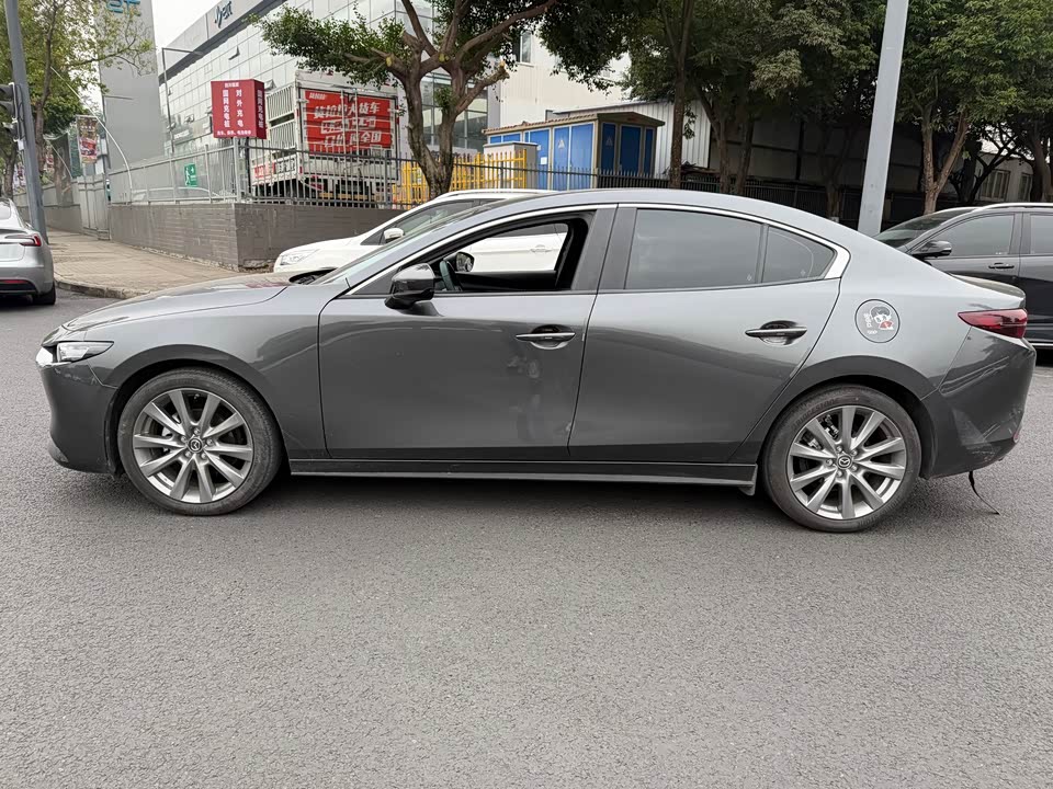 Mazda 3 Angkesaila