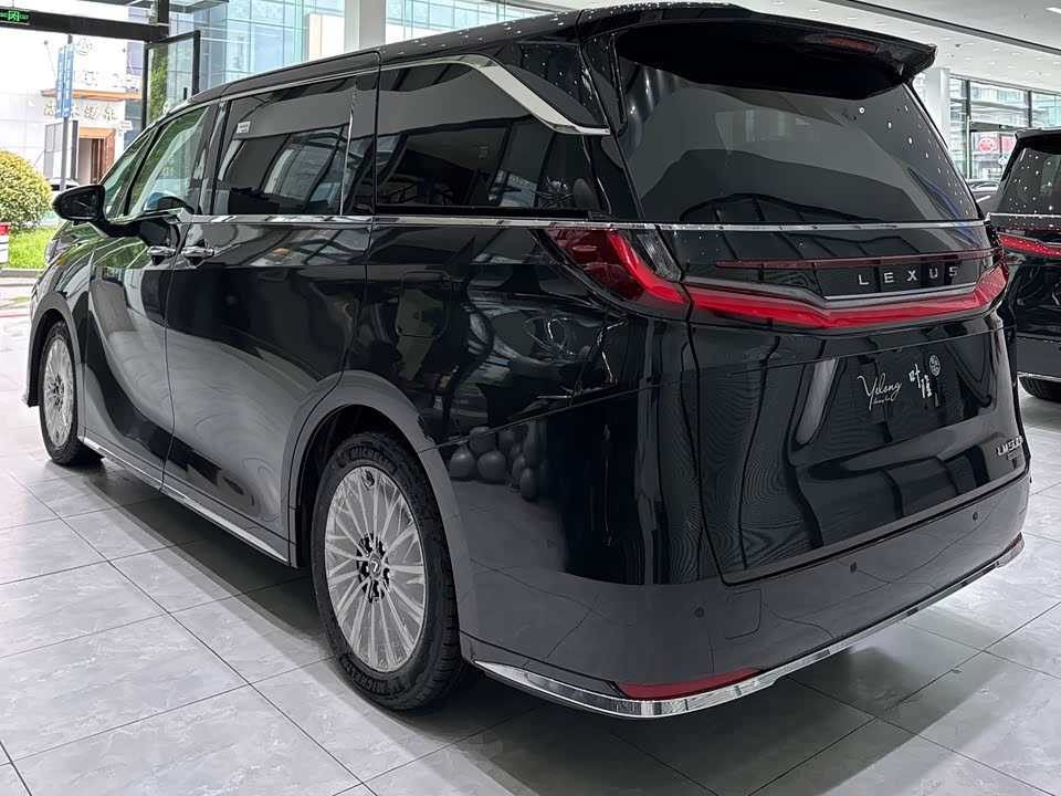 Lexus LM Lexus LM